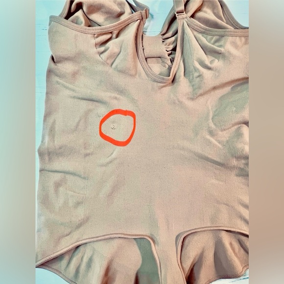 SKIMS Bodysuit Seamless Sculpt Thong, Color Sienna, Size 4X/5X - Picture 8 of 10